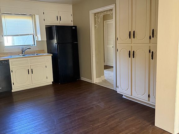 3rd image of 1228 Heritage Ln