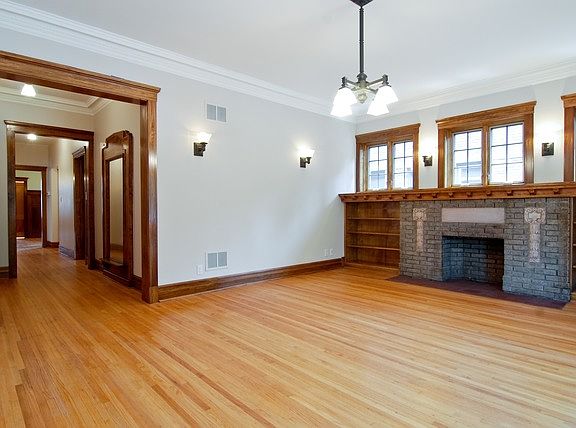 3rd image of 4529 N Malden St #1