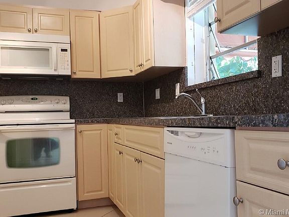 3rd image of 825 Tangier St Coral Gables Fl 33134