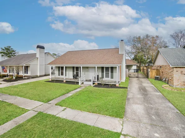 4445 Country Hill Dr, Baton Rouge, LA 70816