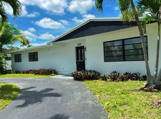 21000 Highland Lakes Blvd, Miami, FL 33179