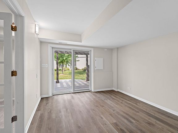 4th image of 107 Honeysuckle Ct