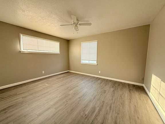 4th image of 440 S 4th St
