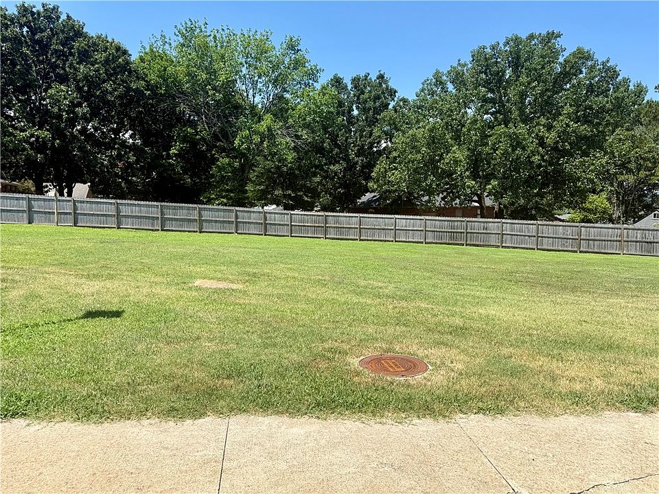 1st image of 115 Harbor Cir #12