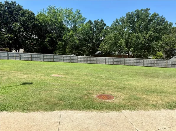 115 Harbor Cir #12, Russellville, AR 72802