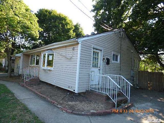 3rd image of 184 Timberline Dr