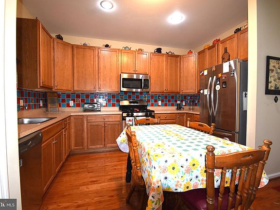 5th image of 15030 Dahlia Dr