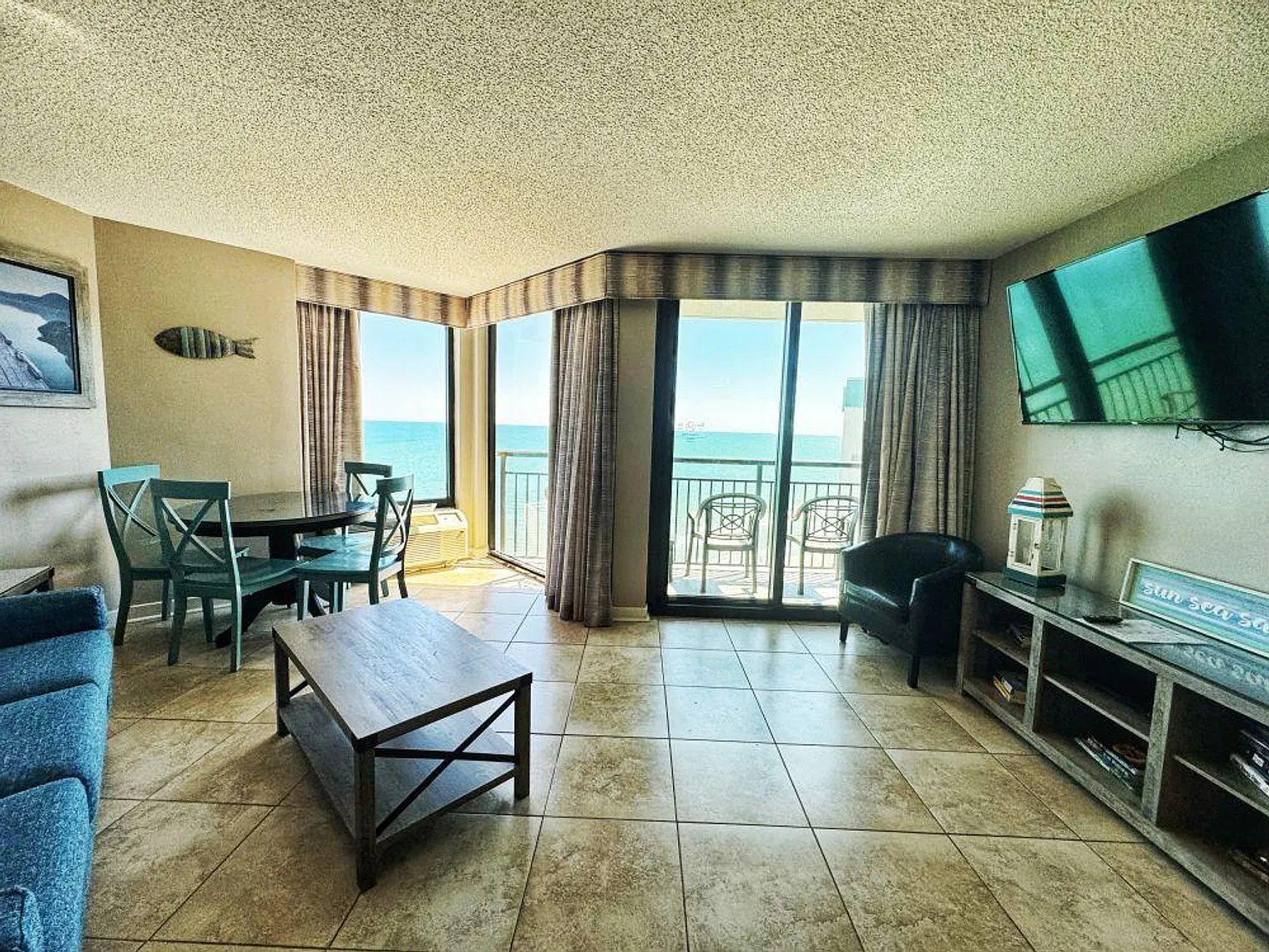 1 bed, 1.0 bath, 645 sqft, $3,187 — Photo 1