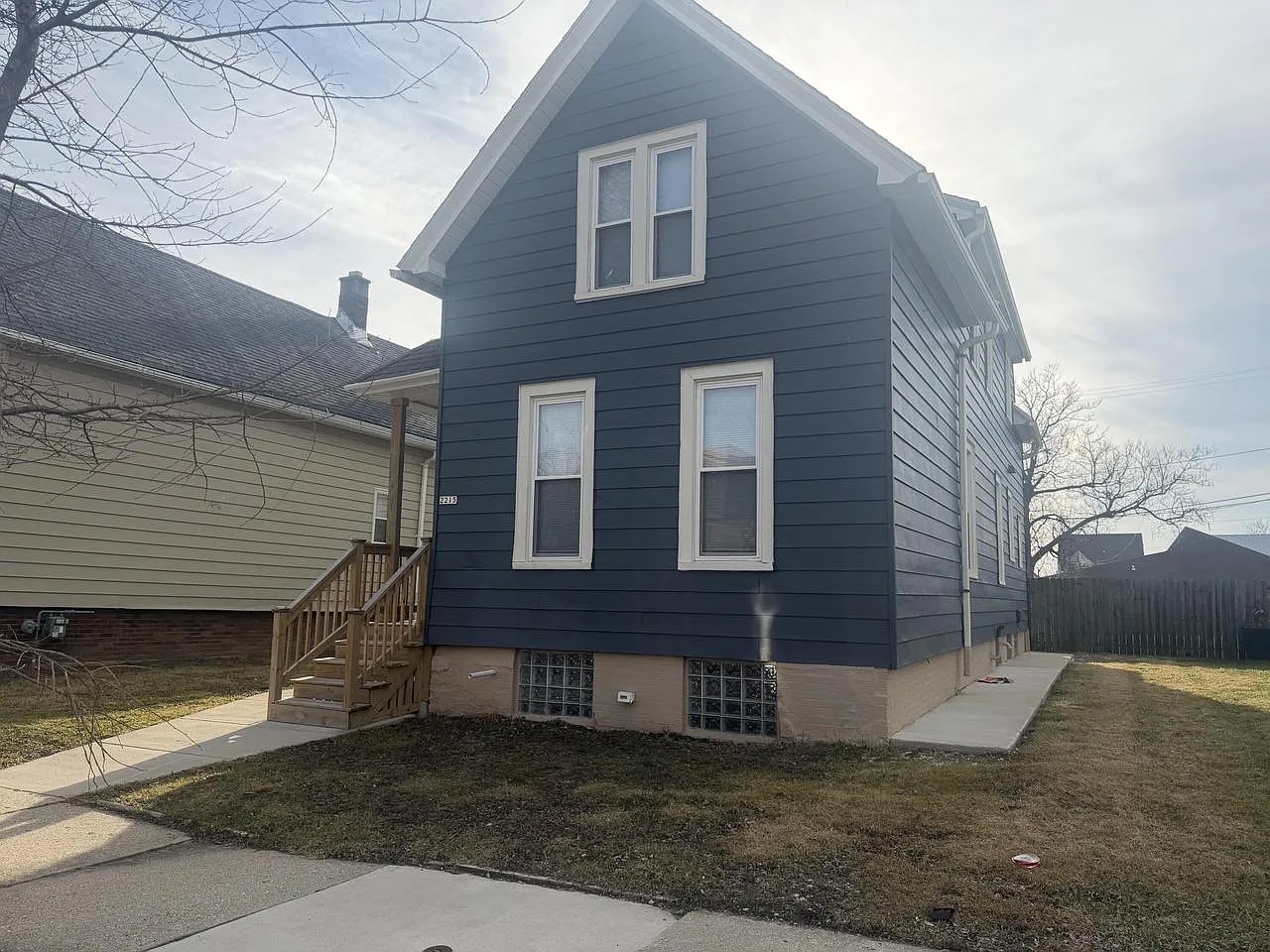 2213 North Dr William Finlayson STREET #2215 photo 1