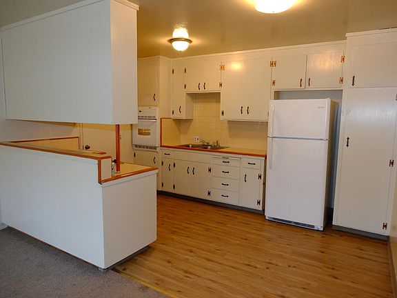 3rd image of 578 Hazel Dell Way #3