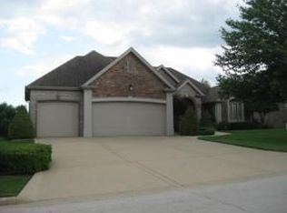 2950 W Oakhaven Ln, Springfield, MO 65810