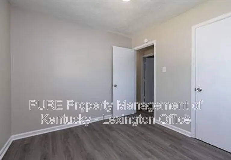 2483 Thornberry Ct — Photo 16