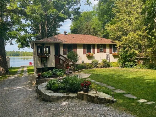 12 Woodland Trl, Trent Lakes, ON K0L 1J0