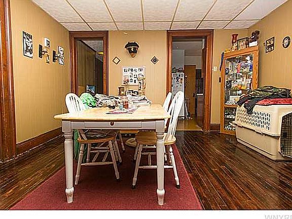 5th image of 251 Niagara St