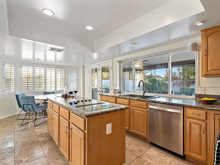 6252 E Beverly Ln — Photo 9