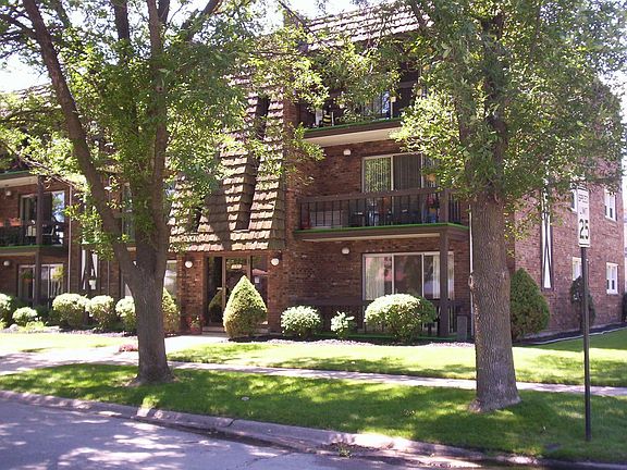 2nd image of 10900 Kilpatrick Ave APT 1C