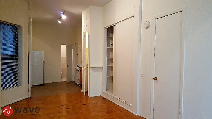 Rented by Wave Real Estate Group | media 9