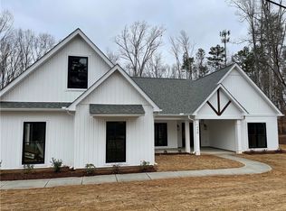 770 Madden Bridge Rd, Central, SC 29630