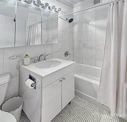 Rented by Brown Harris Stevens | media 20