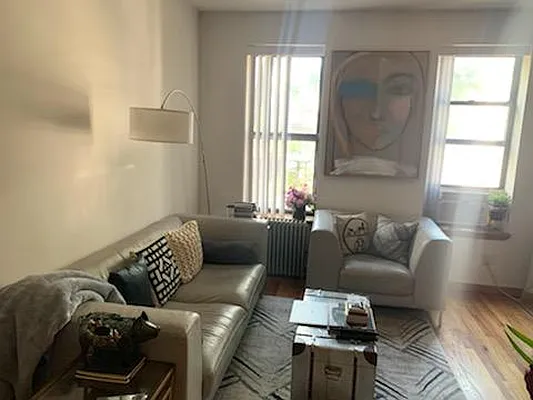 Rented by Chartwell Manhattan Realty | media 11