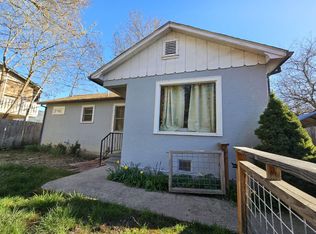 215 SW Rogue River Ave, Grants Pass, OR 97526