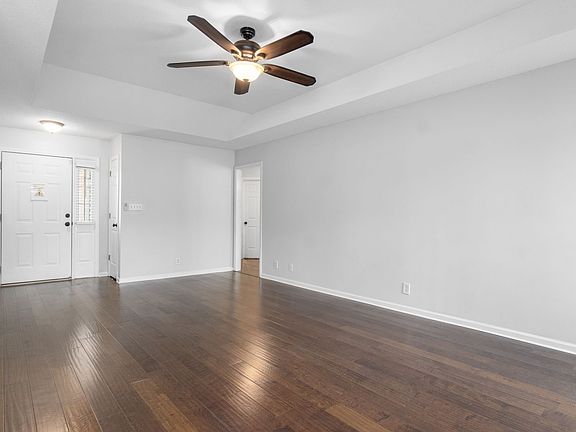 5th image of 410 Sandburg Dr