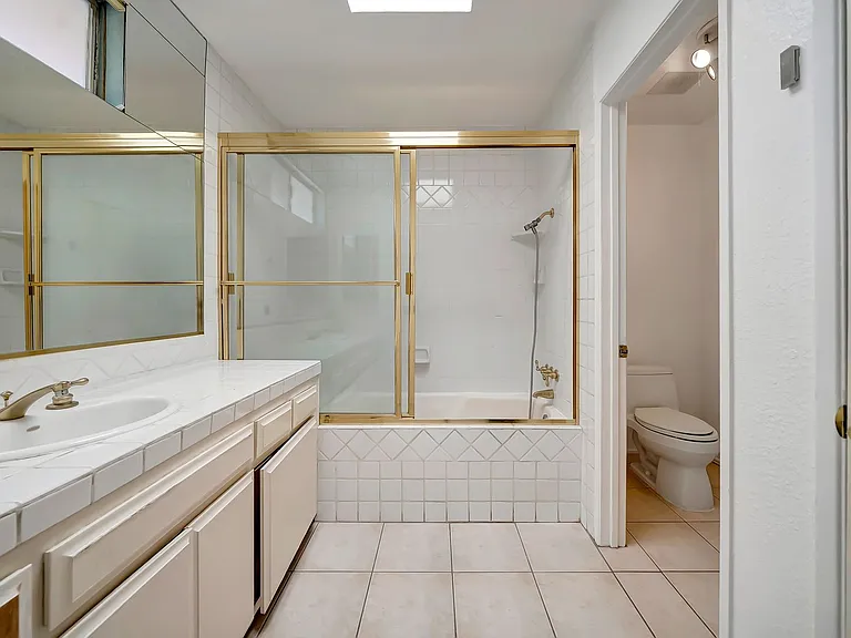 4424 Coldwater Canyon Ave #3 — Photo 46