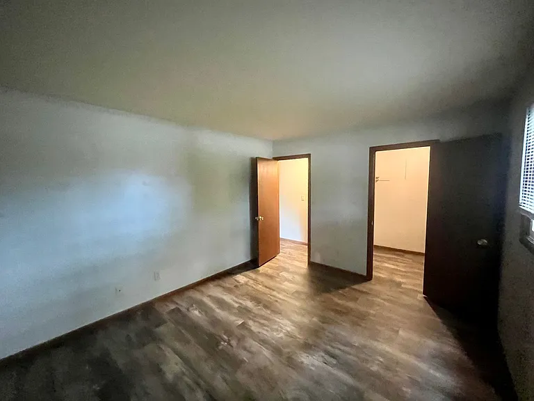 N114W15556 Sylvan Cir — Photo 10