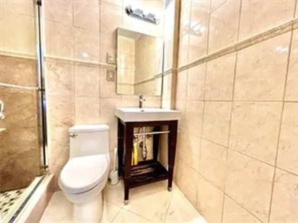 225 East 36th Street image 14 of 19