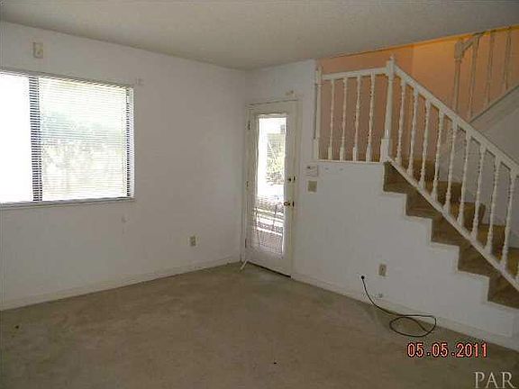 3rd image of 3345 E Lloyd St