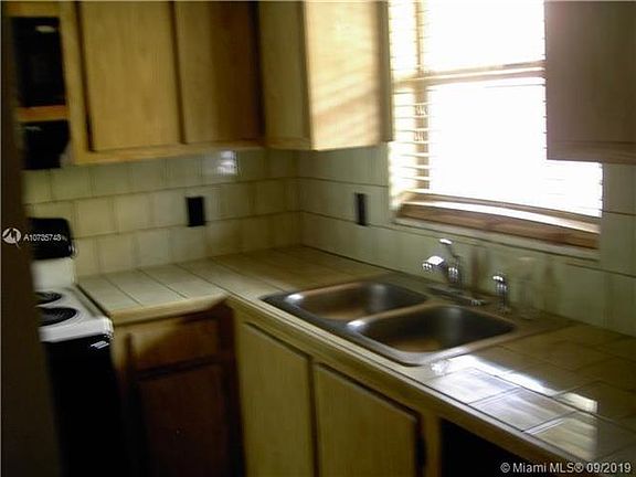 3rd image of 5090 SW 64th Ave APT 102