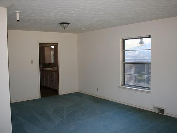 5th image of 514 W Celeste Dr