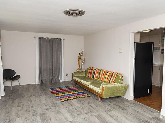 3rd image of 661 SW 3rd St