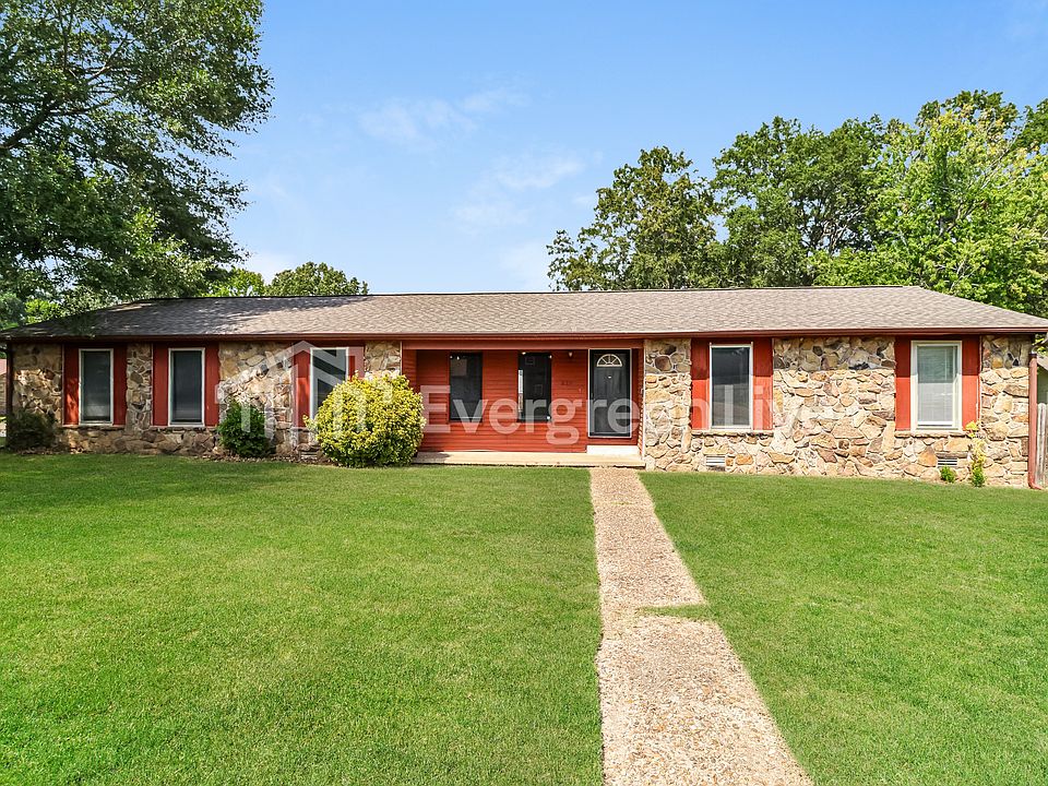 1st image of 216 Stonewall Dr