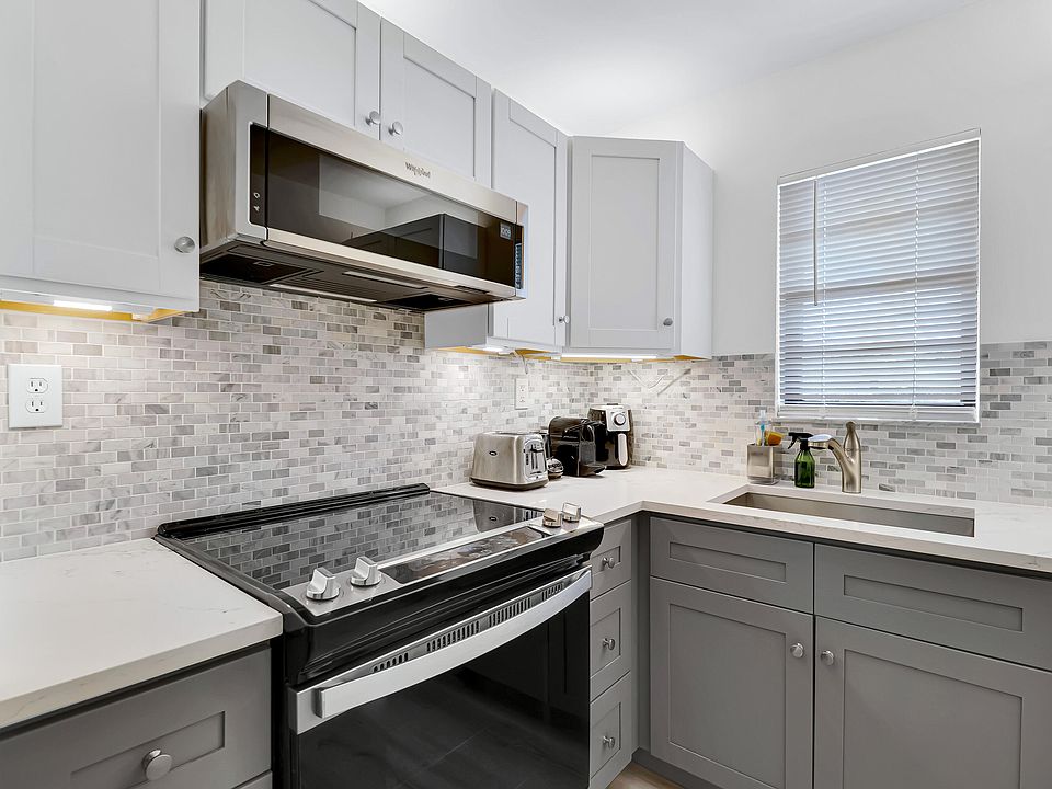 1st image of 9233 SW 8th St APT 305