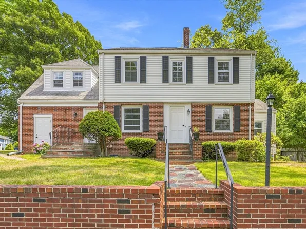 49 Parkside Cir, Braintree, MA 02184