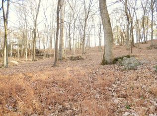 365 Skyline Dr, Cobden, IL 62920