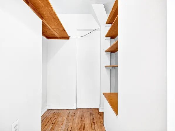 6015 Independence Avenue image 57 of 85