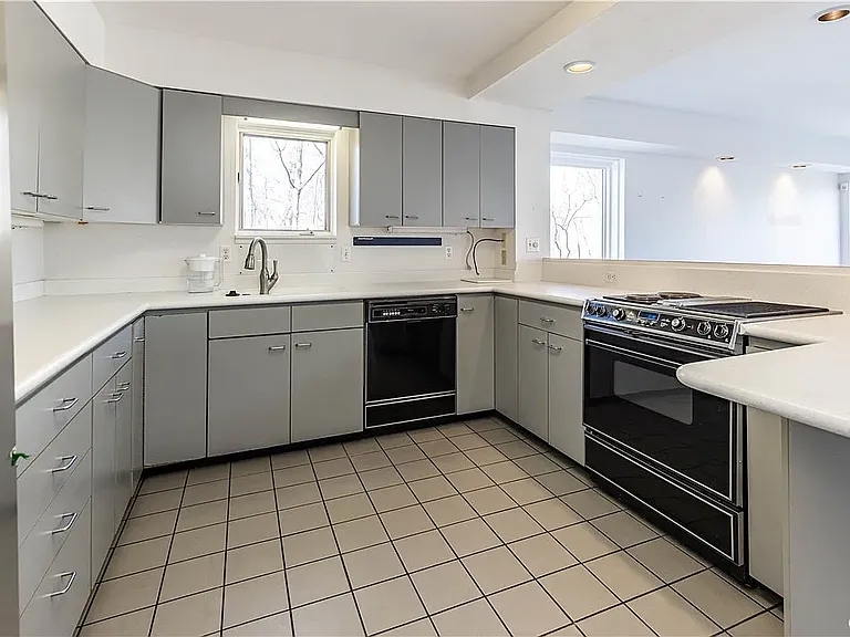 7520 Spectrum Way — Photo 18
