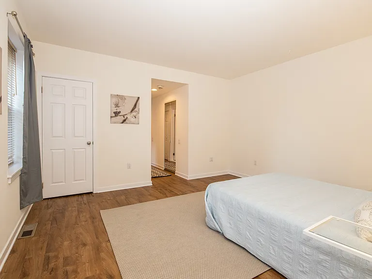 1935 Wallace St #1 — Photo 16
