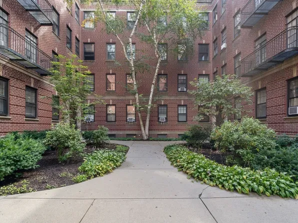 38 Linnaean St APT 4, Cambridge, MA 02138