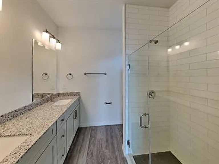 3106 SE Santa Barbara Pl — Photo 10