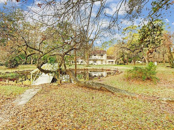 4th image of 27 Rollingwood Dr