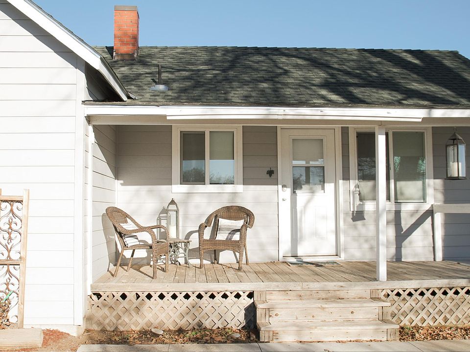 Private front porch