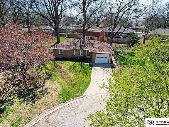 2nd image of 5715 Glade Cir