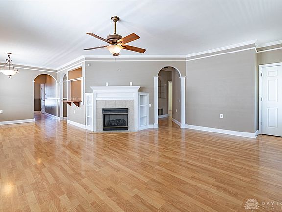 3rd image of 38 Shannon St
