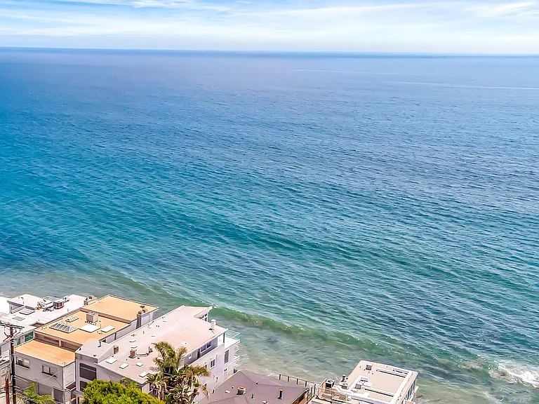 26060 Pacific Coast Hwy #PENTHOUSE — Photo 37