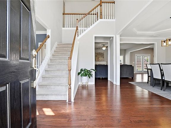 3rd image of 2545 Wainwright Way