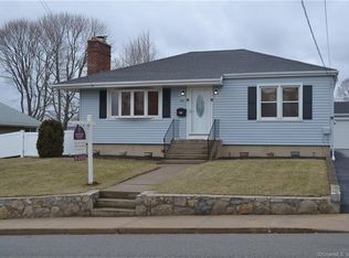 36 Baker Ave, Groton, CT 06340
