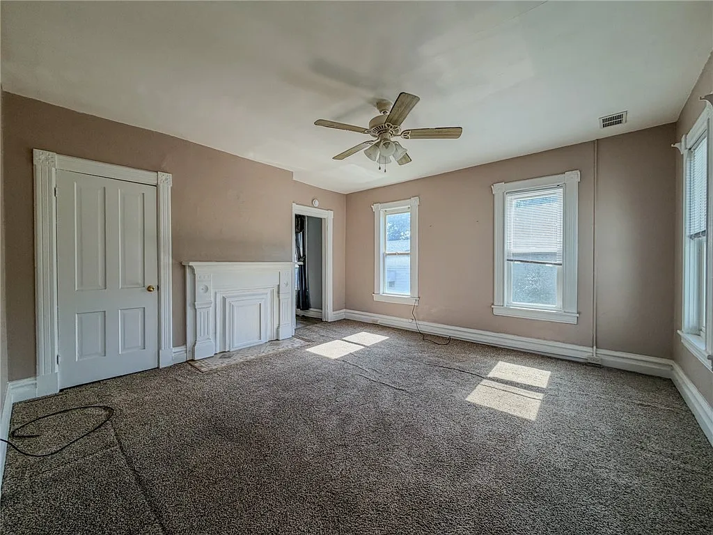 2 bed, $1,100 — Photo 4